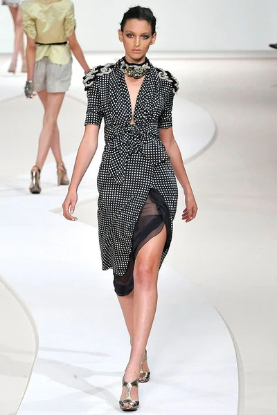Look 5
